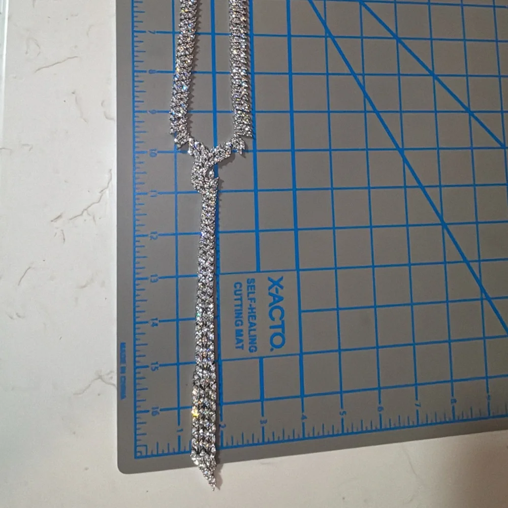 Exquisite Silver Necklace - Picture 15 of 17